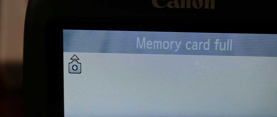 «Memory card error. Check the memory card»: Desocupe o reemplazca la tarjeta de memoria